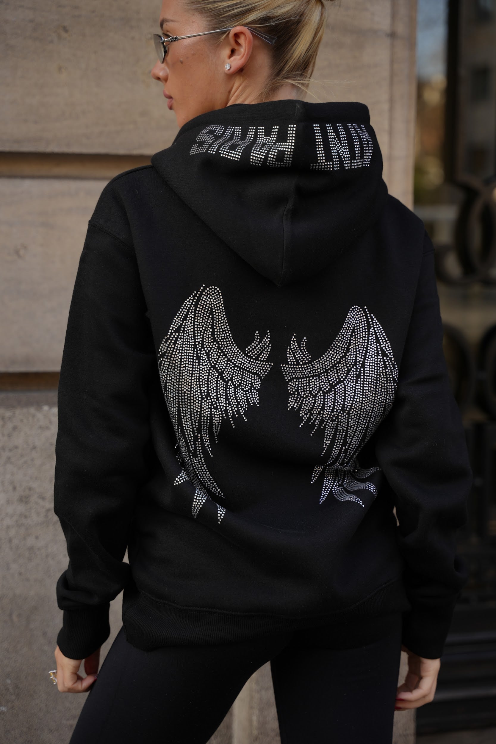 Sweat à capuche femme : quelle coupe, quel coloris et comment le porter en 2026