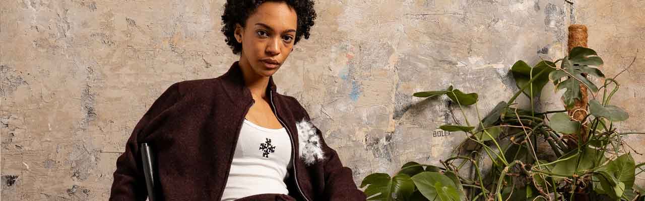 Collection femme ATNT Paris, vêtements streetwear luxe pour femme au style rebelle et audacieux