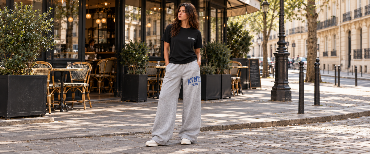 T-Shirt Classique Noir – Essentials avec jogging wide leg Heather Grey — tenue à Paris