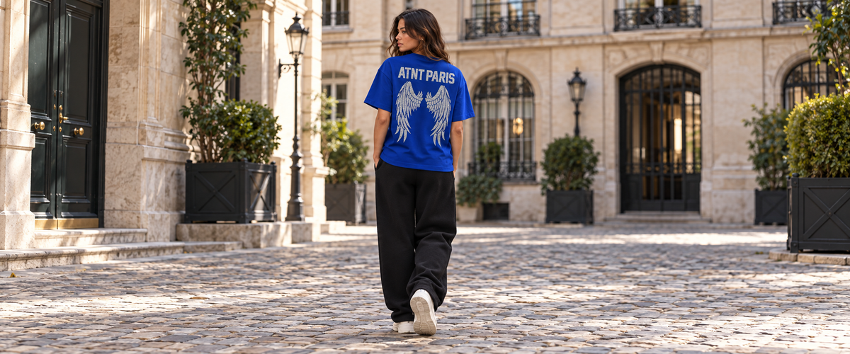 T-shirt Dark Angel bleu ATNT PARIS porté à Paris
