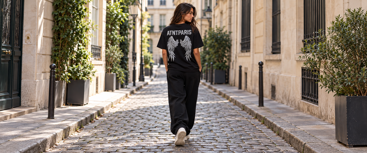 T-shirt Dark Angel noir ATNT PARIS porté à Paris