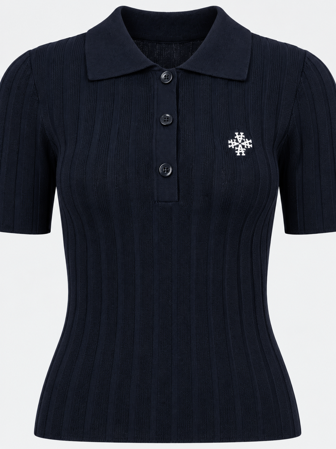 ATNT Tracksuits studio : Polo Maille Côtelée ATNT Signature Navy, détail de la matière sur fond gris clair