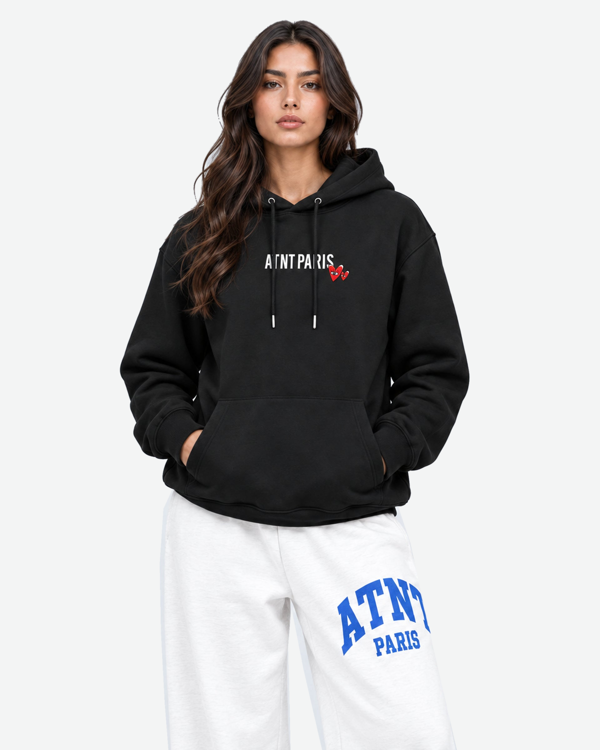 Sweat Capuche Noir Love Heart — vue de face — fond #F3F4F4, 1920 × 2400 px