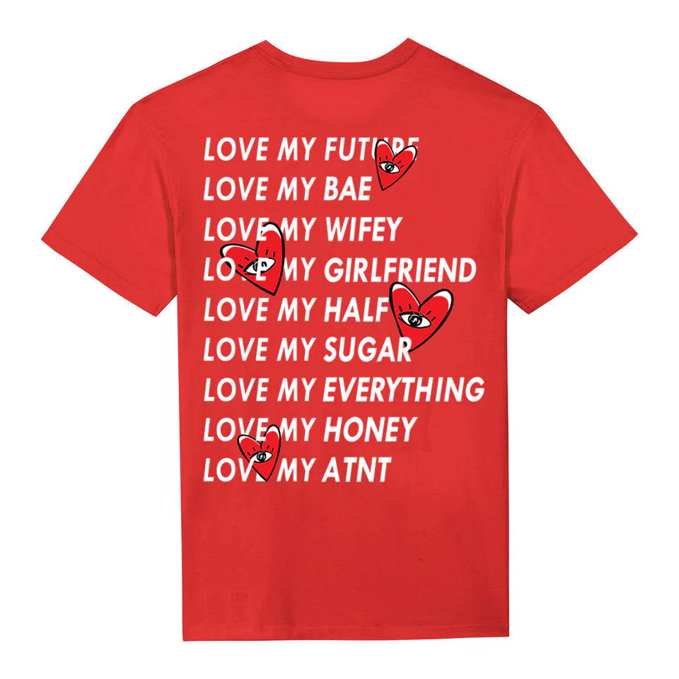 T-shirt unisexe rouge Love Heart ATNT PARIS, vue de dos avec inscriptions et motifs de cœurs.
