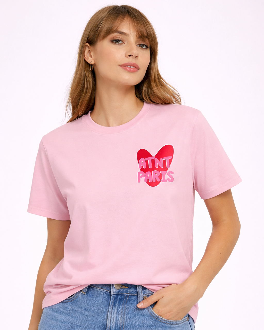 T-shirt rose unisexe trust love ATNT PARIS, porté, vue de face.