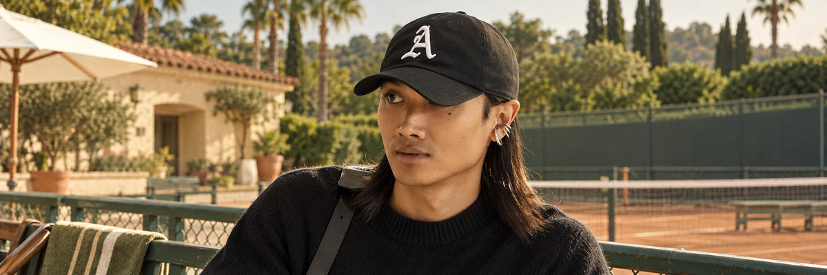 CASQUETTES ATNT Paris — panorama lifestyle, lumière naturelle chaude