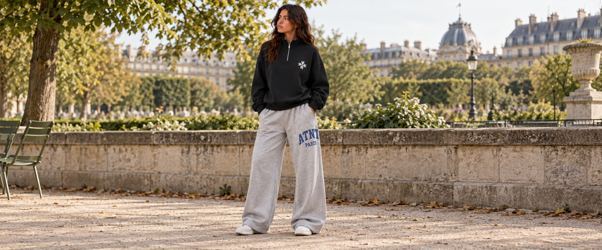 Sweat Col Trucker Signature noir porté dans une ambiance lifestyle ATNT PARIS