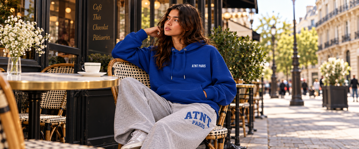 Sweat Capuche Bleu –  Essentials avec jogging wide leg Heather Grey — tenue à Paris