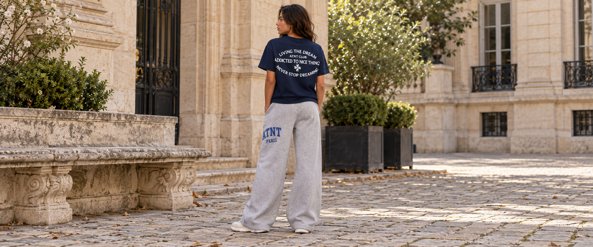 T-Shirt Classique  Navy –  Never Stop Dreaming avec jogging wide leg Heather Grey — tenue à Paris