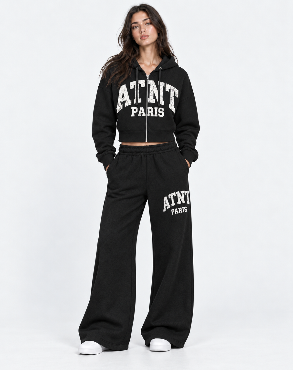 Ensemble sweat crop zippé et jogging femme wide leg noir ATNT PARIS, porté de face
