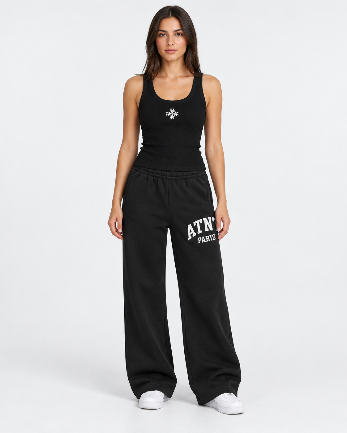 ATNT Paris Women Only · tank-snow-black-01 · Photo portée studio