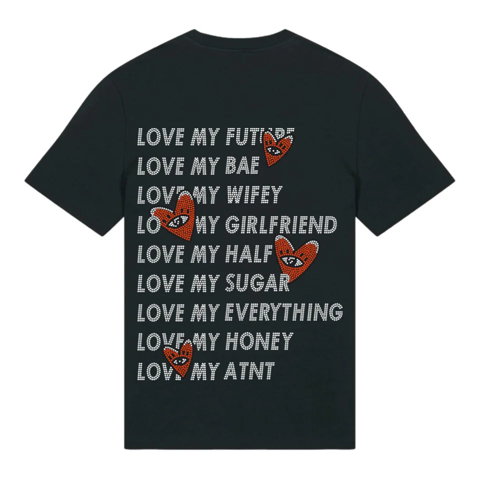 T-shirt unisexe noir Love Heart Strass ATNT PARIS, vue de dos avec inscriptions et cœurs en strass.