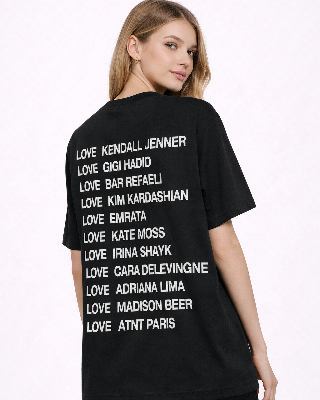 T-shirt noir unisexe love ATNT PARIS, porté, vue de dos.
