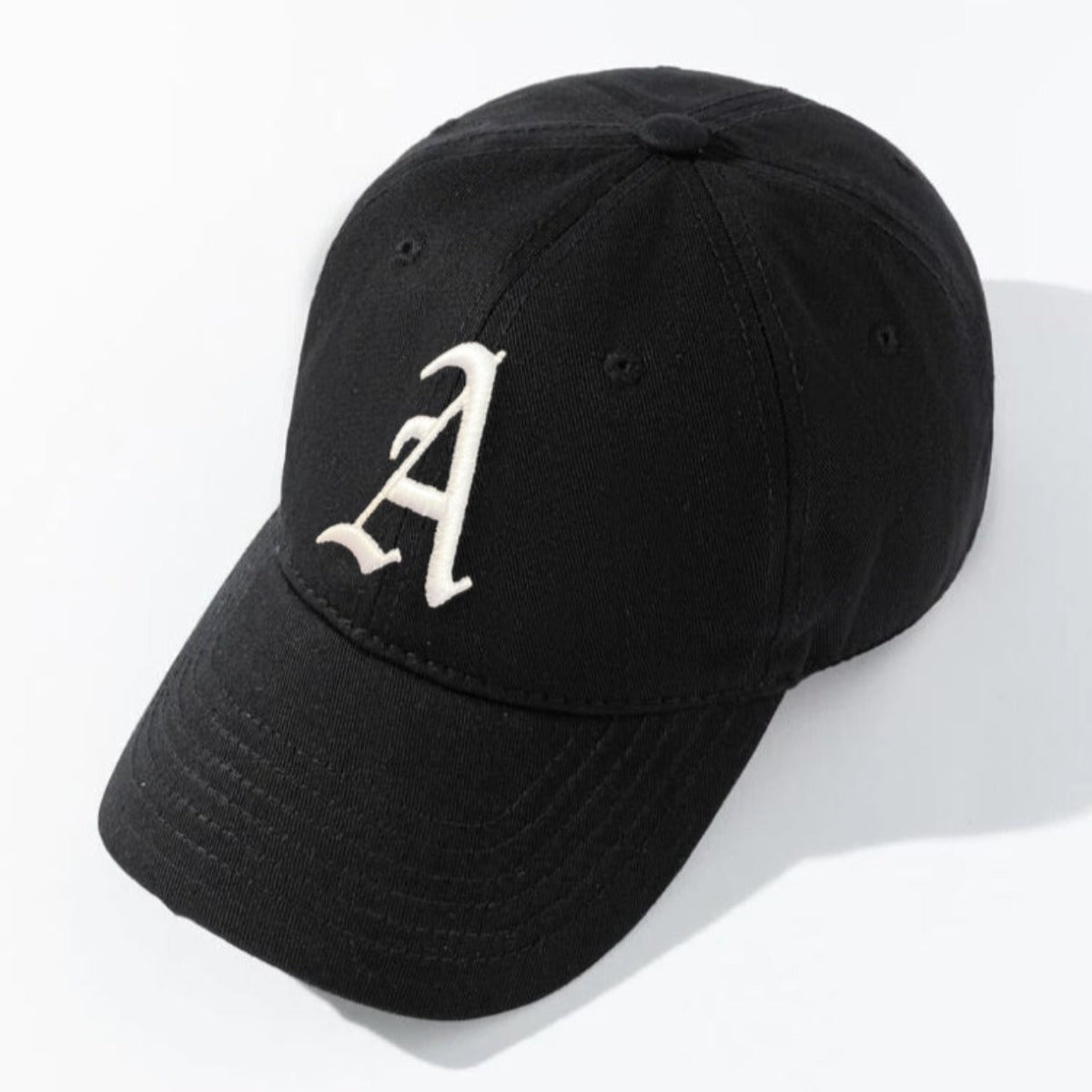 Casquette baseball noir being different ATNT PARIS, vue de trois quarts.